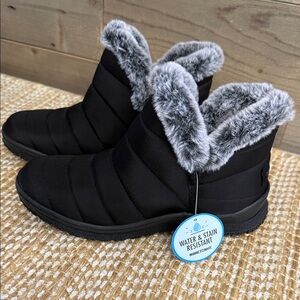 MINNETONKA Women's Fur-Lined Black Winter Boots, NWT